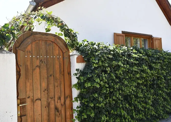 Garaboly Birtok Vendeghazak Nadap